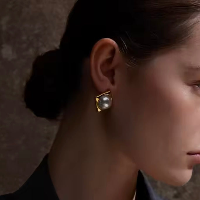 ARETES MELINDA