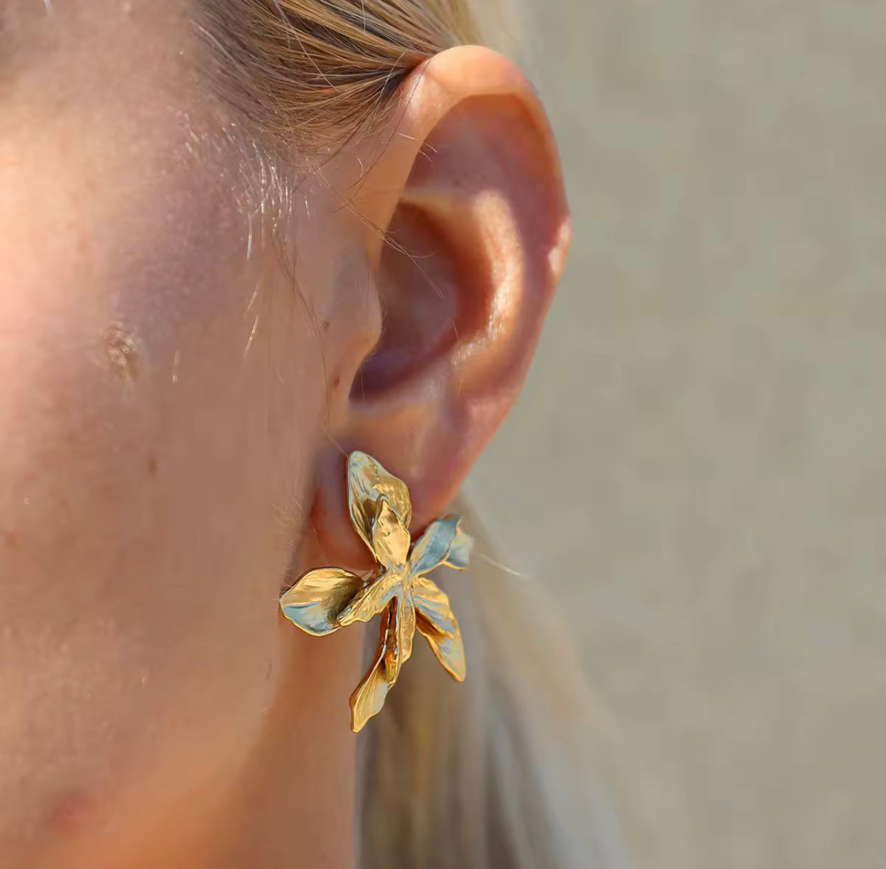 ARETES BLUME