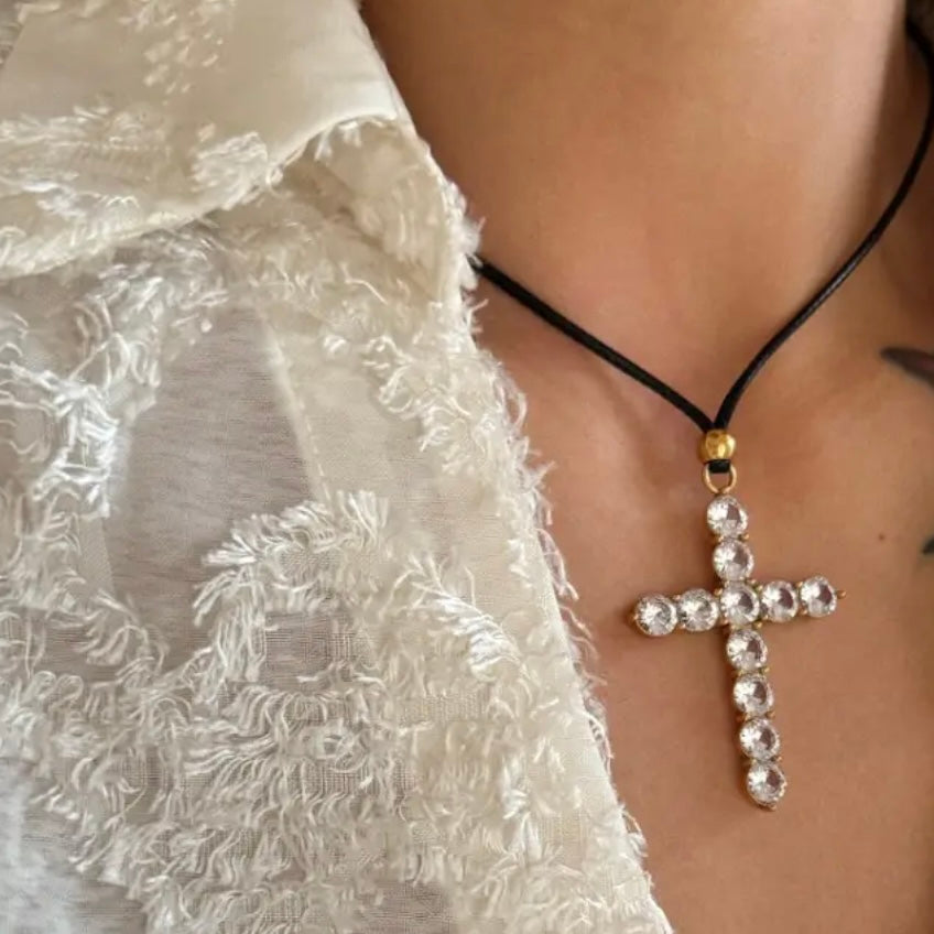 COLLAR LARIAT