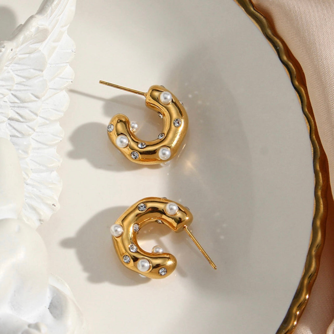 ARETES ELEANOR PERLAS
