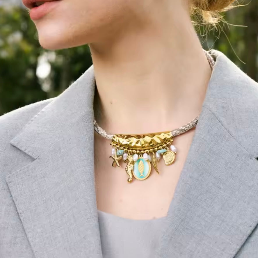 COLLAR