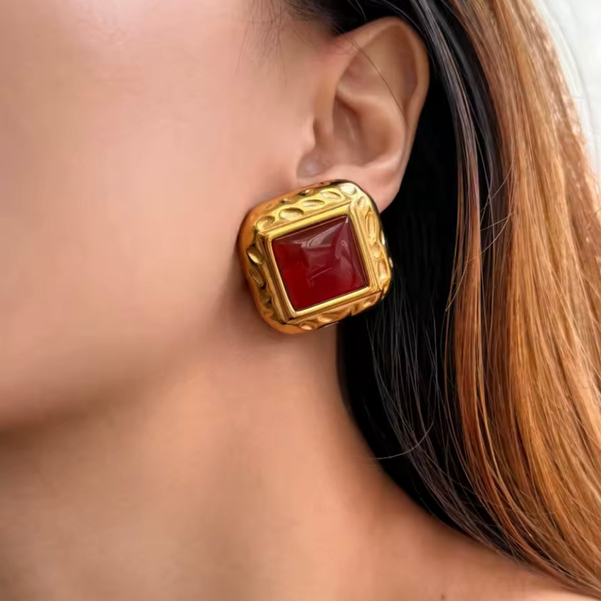 ARETES SHANIE