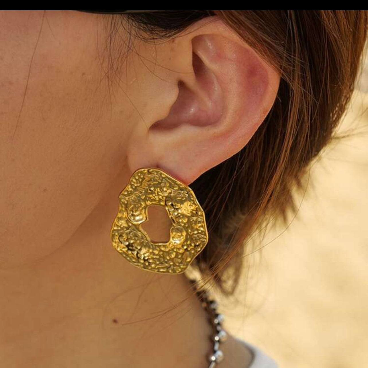 ARETES COSMO
