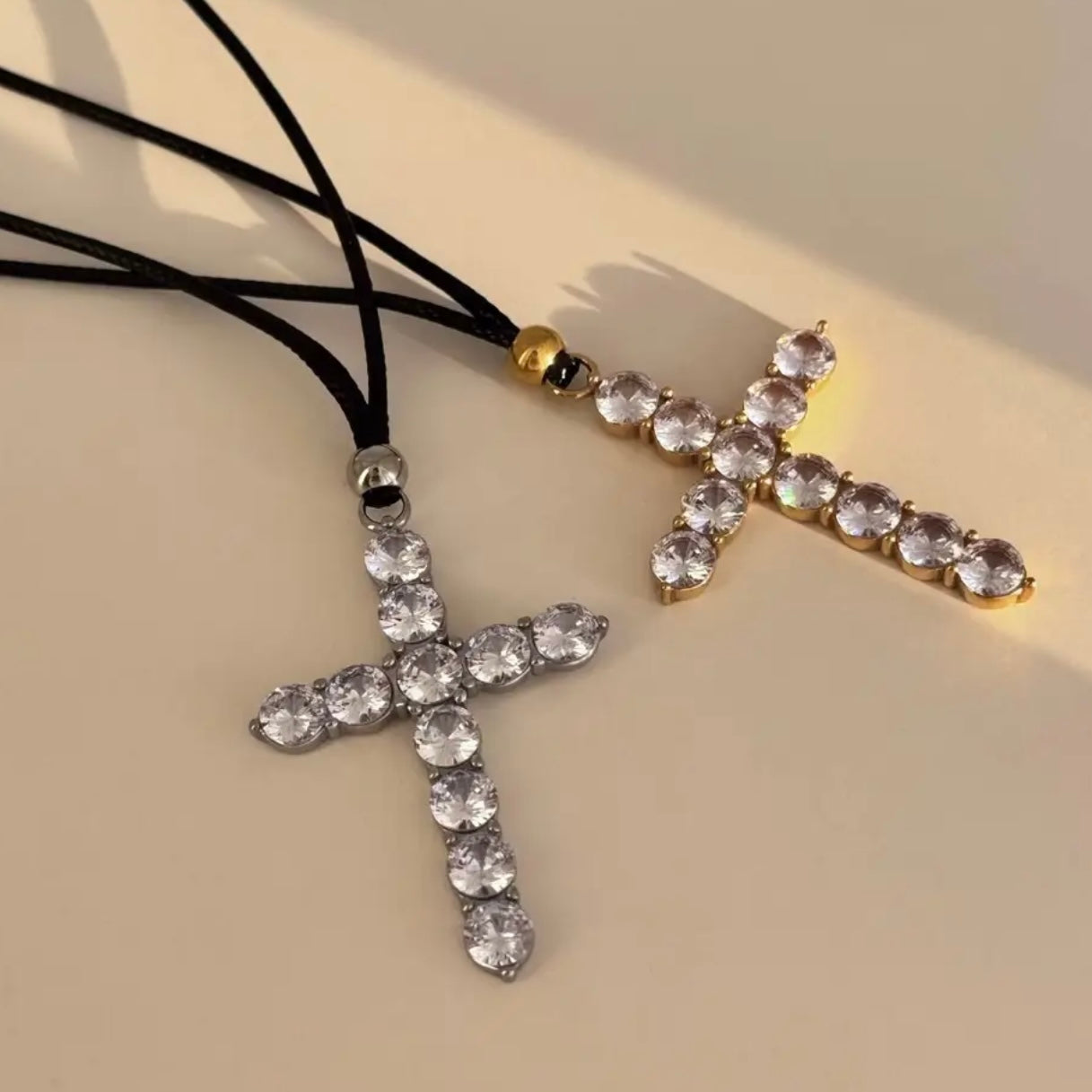 COLLAR LARIAT