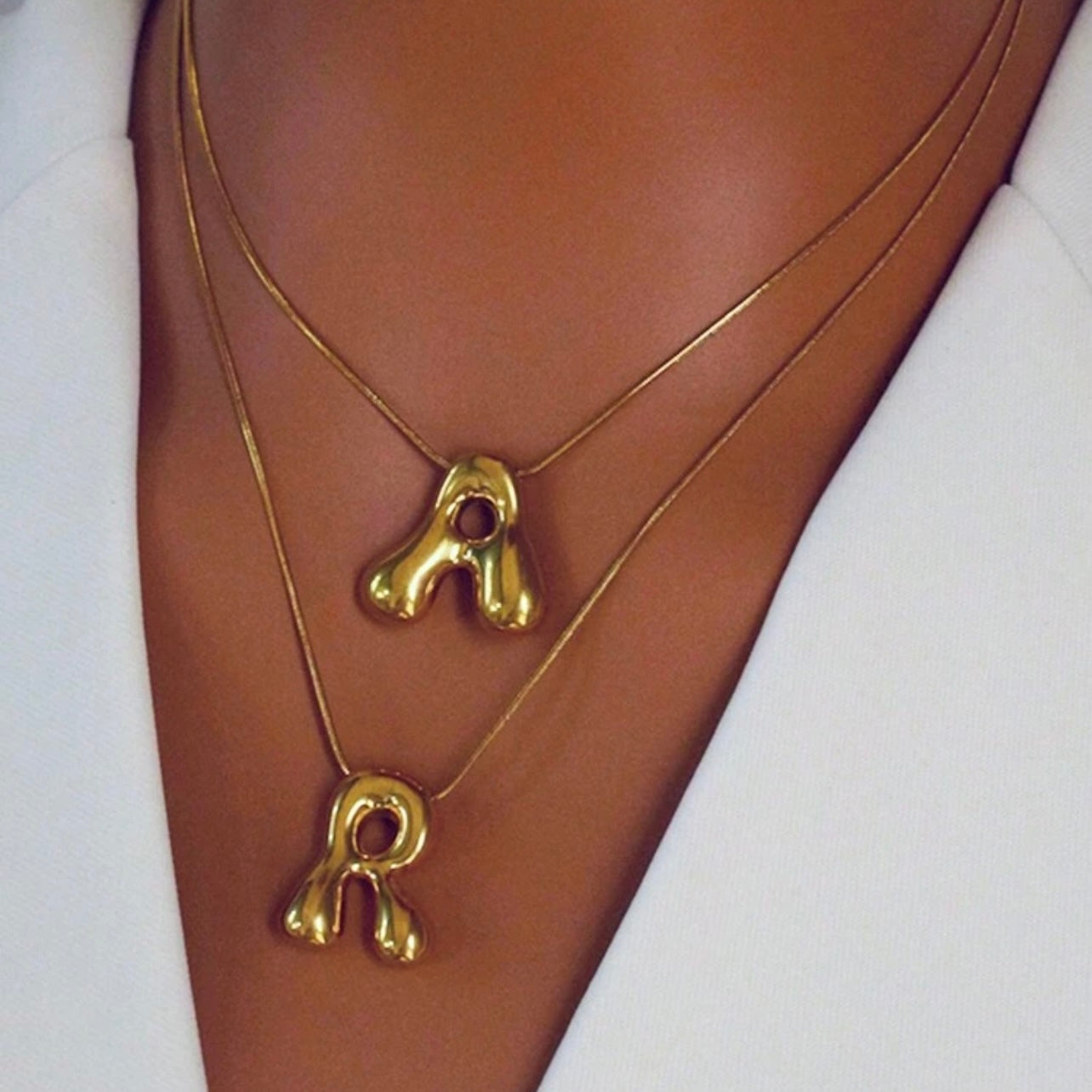 COLLAR BELLAH