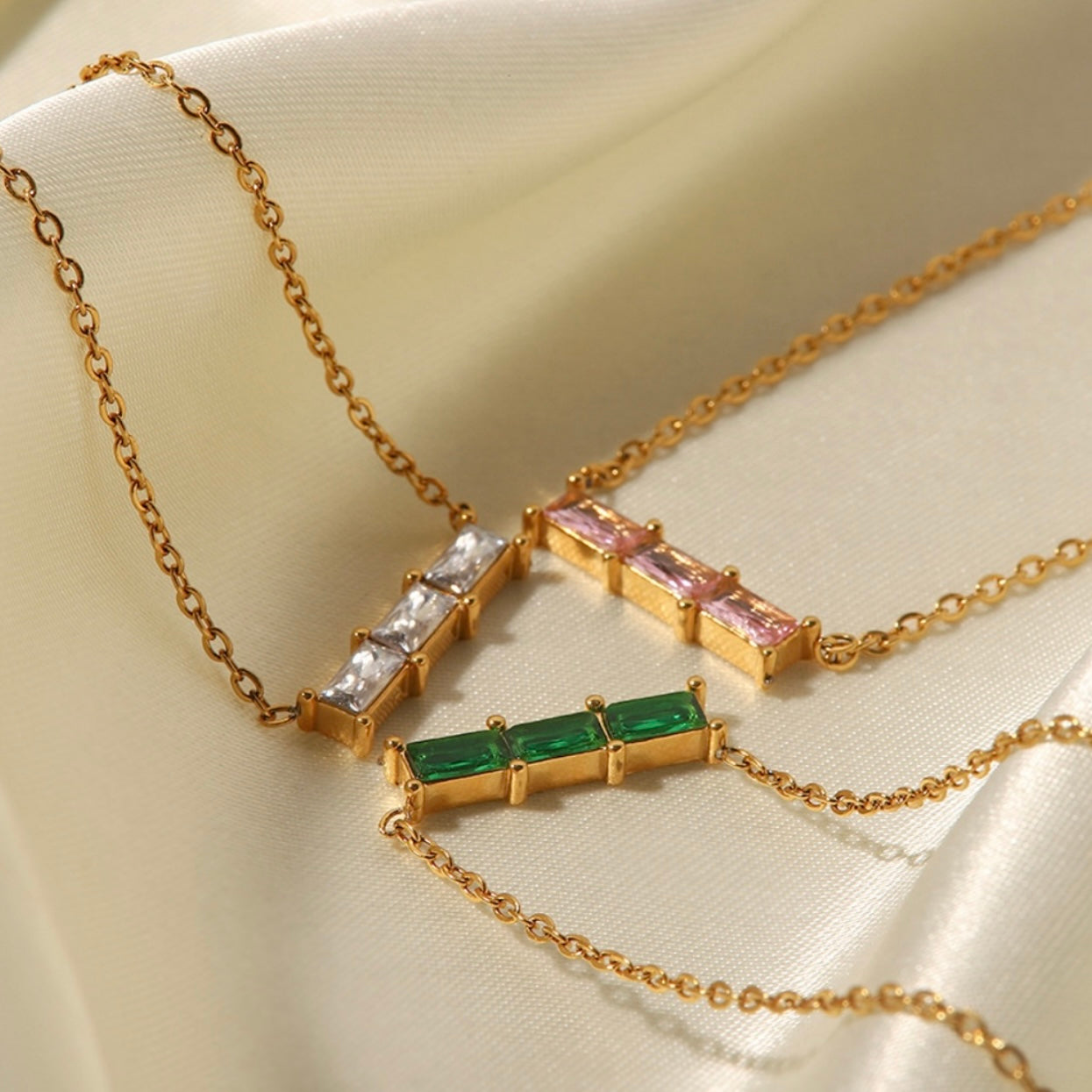 COLLAR LILY