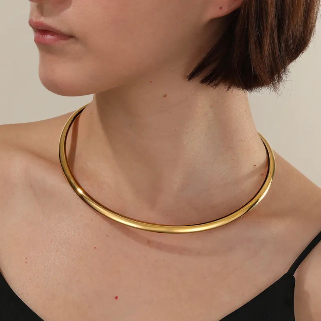 COLLAR LISO AVERY