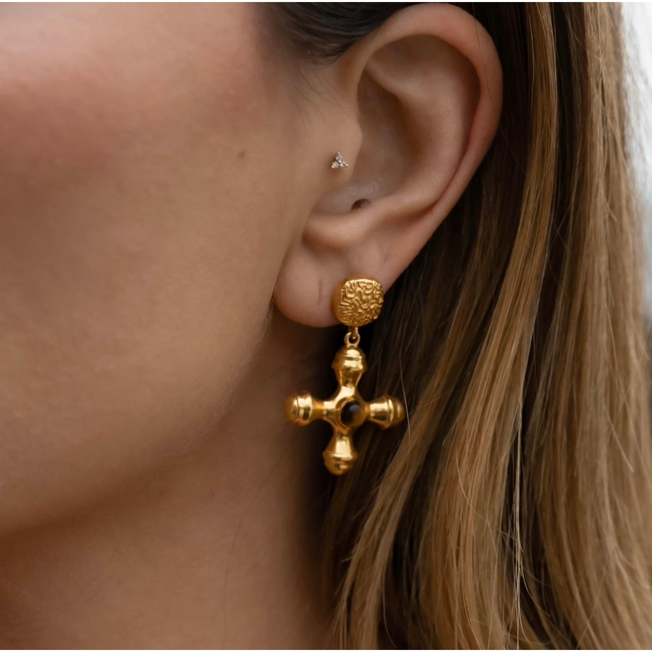ARETES AUREM